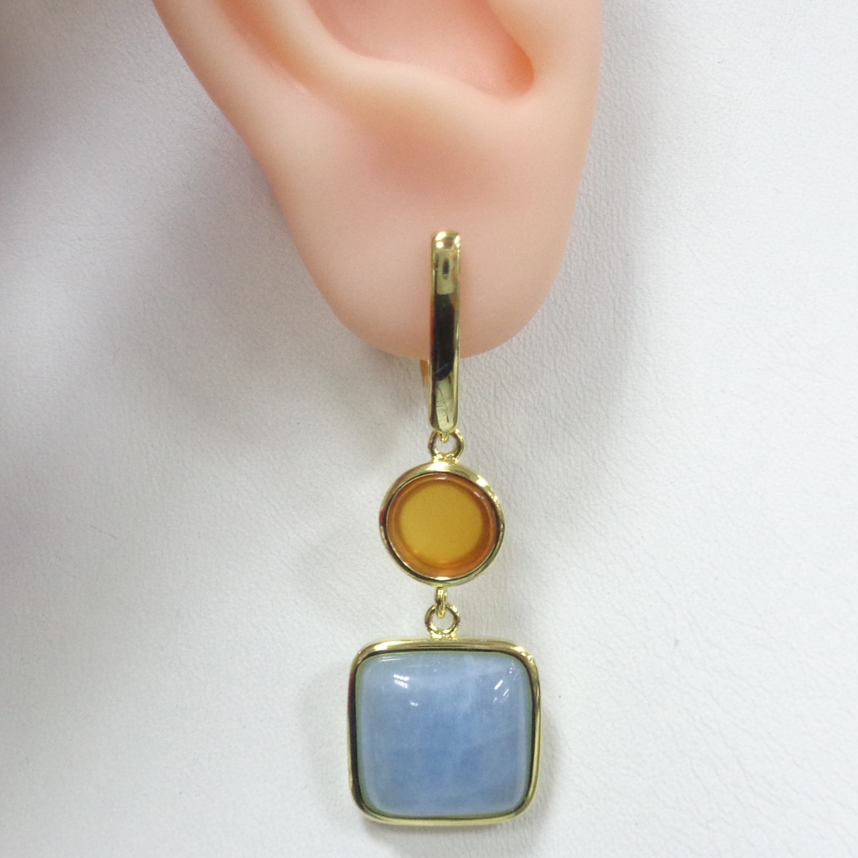 Серебряные серьги с аквамаринами и халцедонами